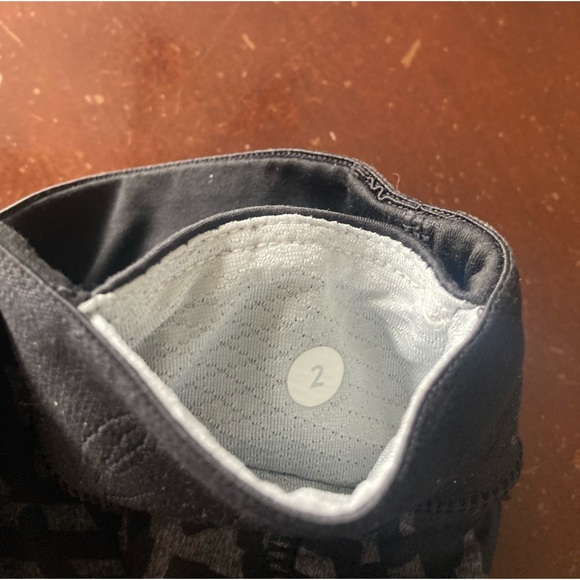 Lululemon shorts - Picture 4 of 4